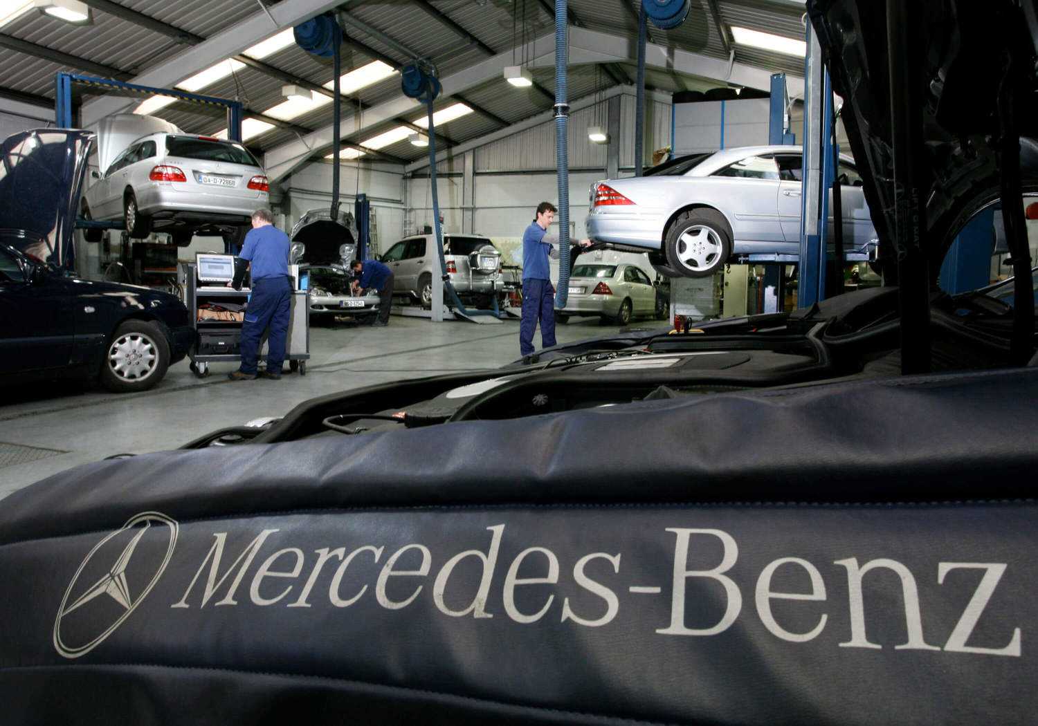 Mercedes-Benz service center delhi Mercedes-Benz service center
